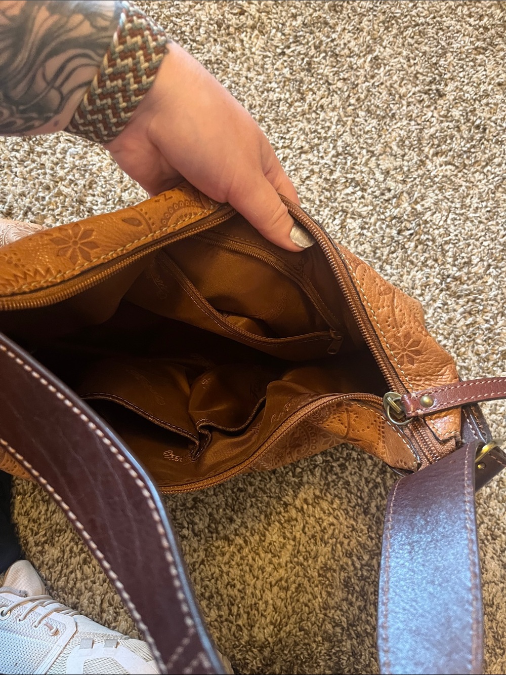 Fossil Embossed Light Brown Shoulder Bag with Dark Brown Strap - Picture 7 of 7